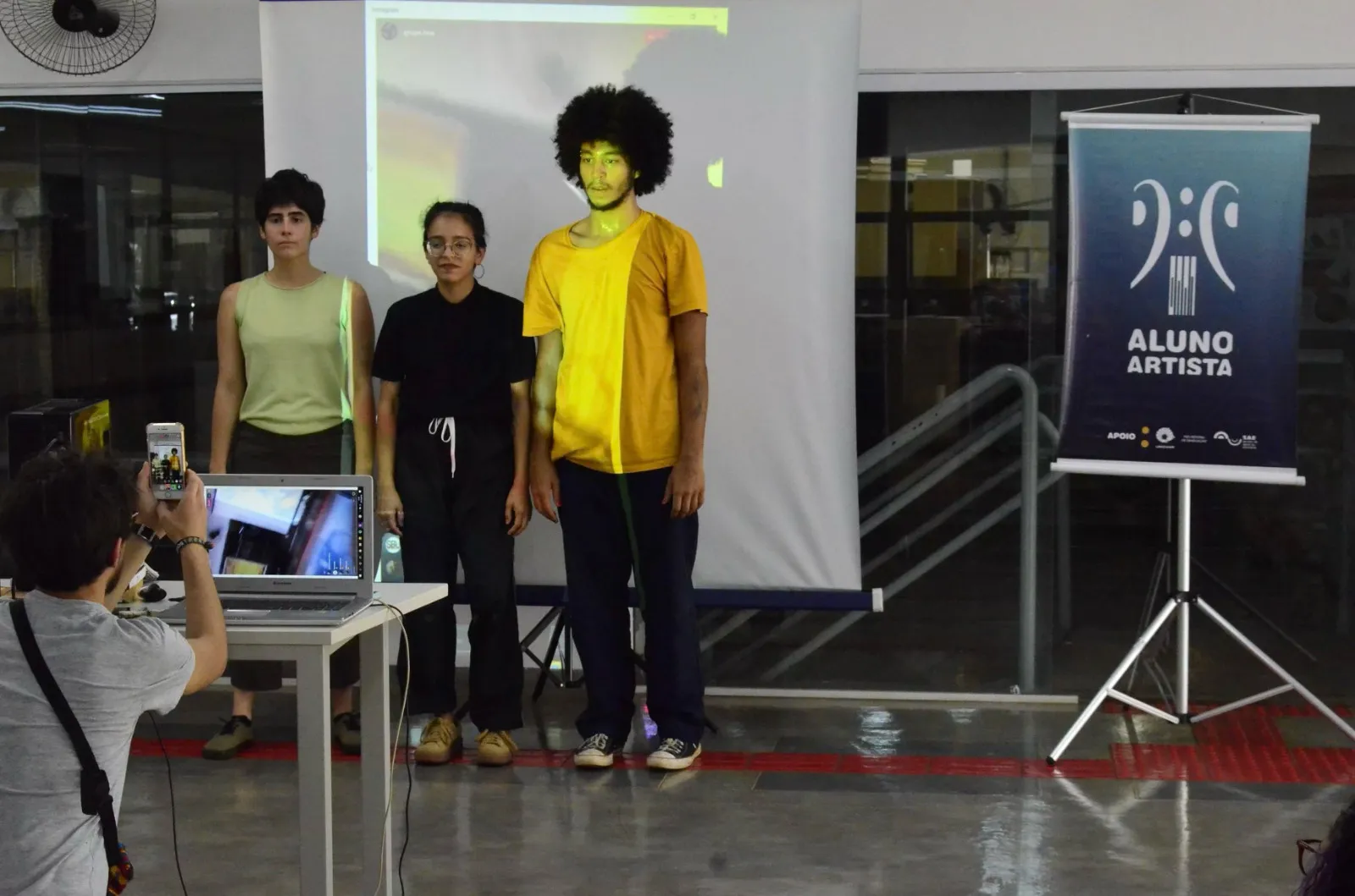 Imagem 3 para o projeto Videodança vertical: edição em tempo real